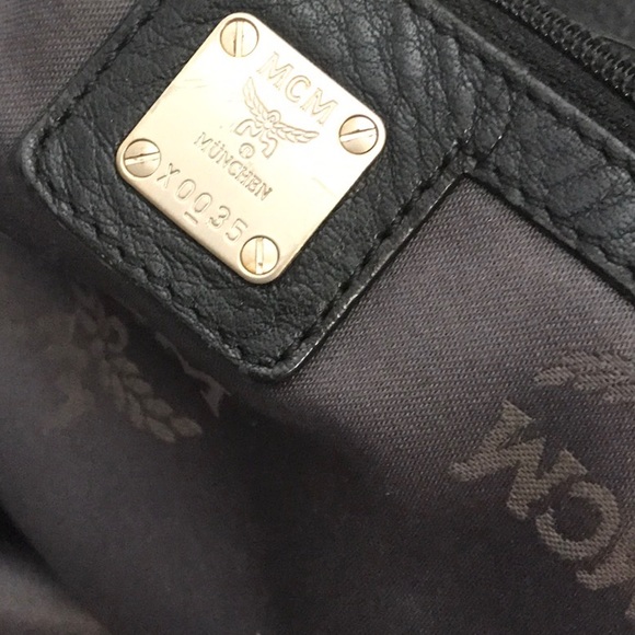 MCM (MICHEAL CROMER MUNCHEN) ITALIAN 100% LEATHER HOBO BAG WITH ADJUSTABLE STRAP - Picture 12 of 16